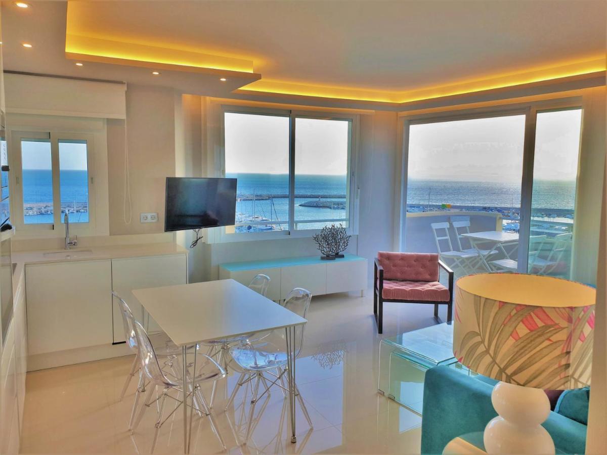Fabulous Apartment In Front Of Sea & Marina With Incredible Views エステポナ エクステリア 写真