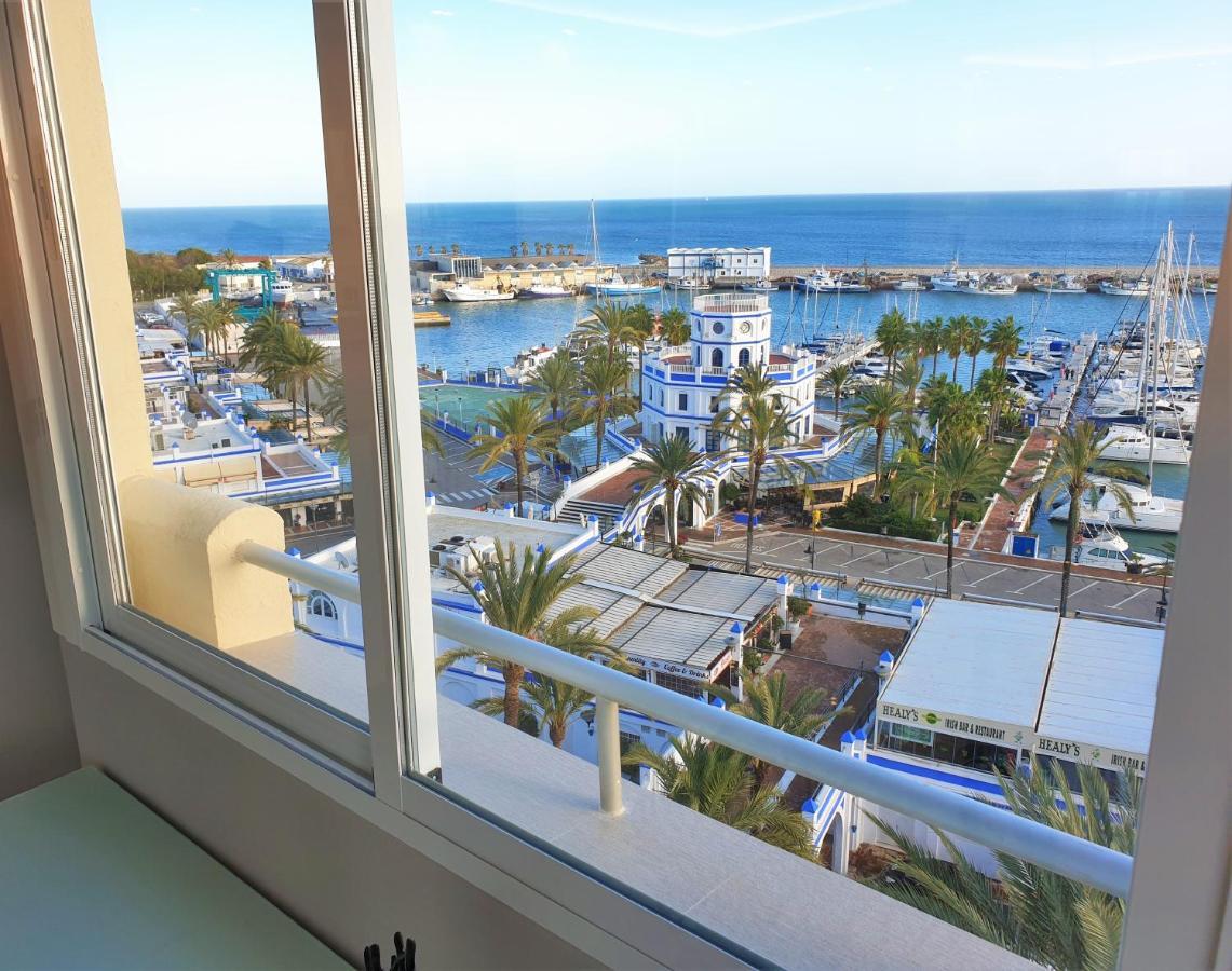 Fabulous Apartment In Front Of Sea & Marina With Incredible Views エステポナ エクステリア 写真