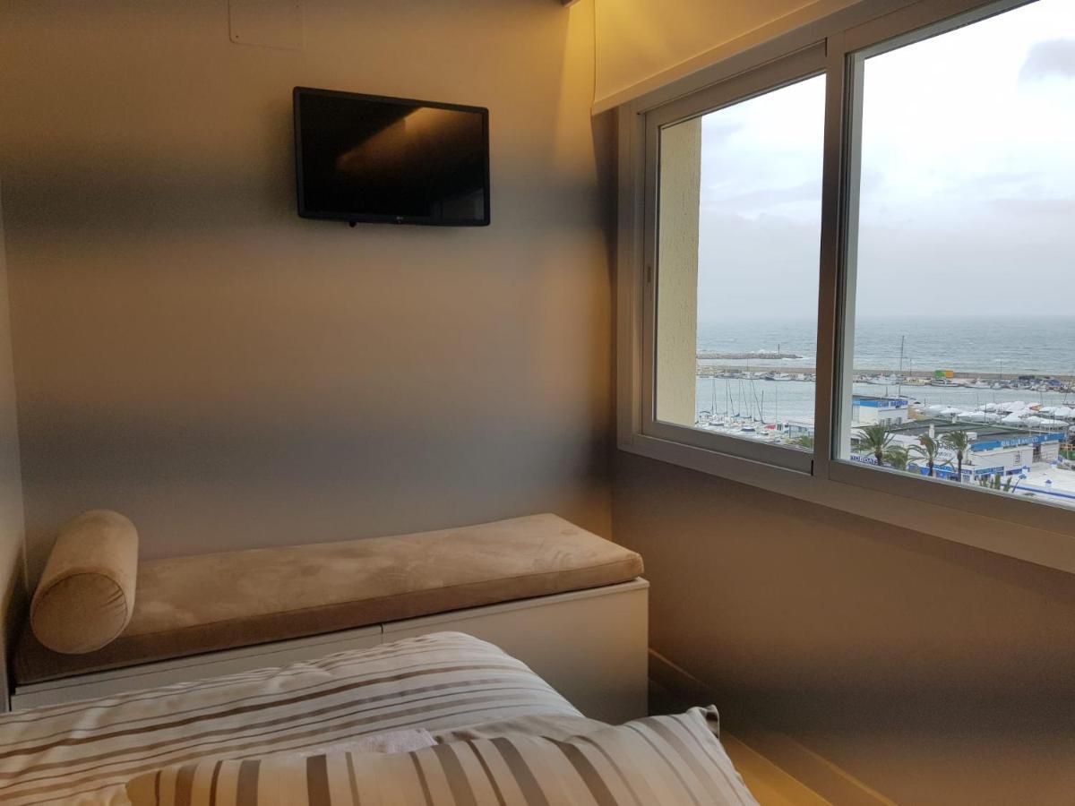 Fabulous Apartment In Front Of Sea & Marina With Incredible Views エステポナ エクステリア 写真