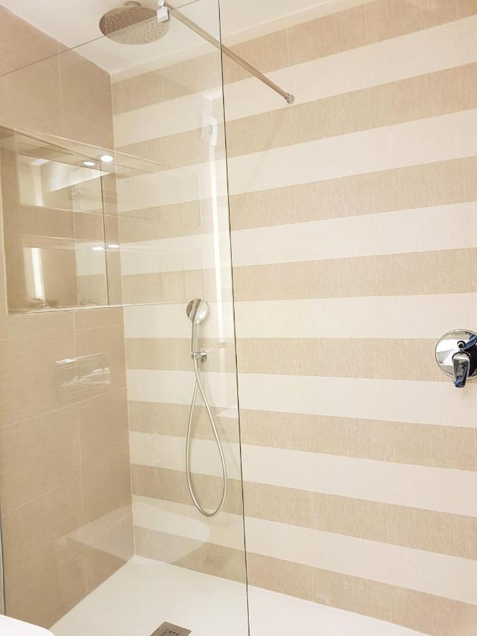 Fabulous Apartment In Front Of Sea & Marina With Incredible Views エステポナ エクステリア 写真